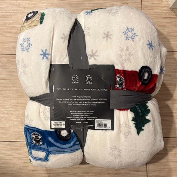 Eddie Bauer Ultra Soft Blanket winter themed - Picture 2 of 2